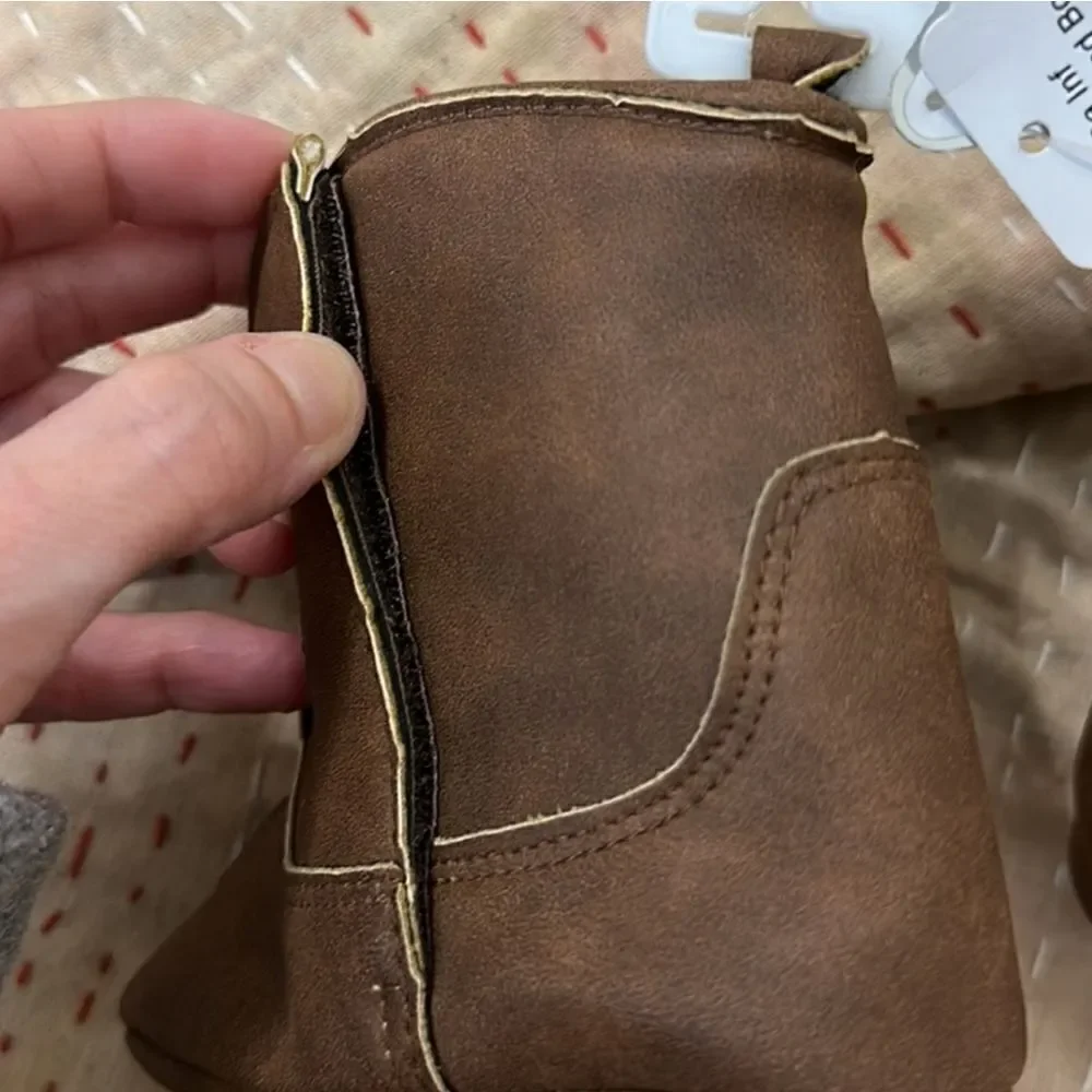NWT Rising Star Floral Embroidered Faux Leather Boots Size 3 (9-12 Months)